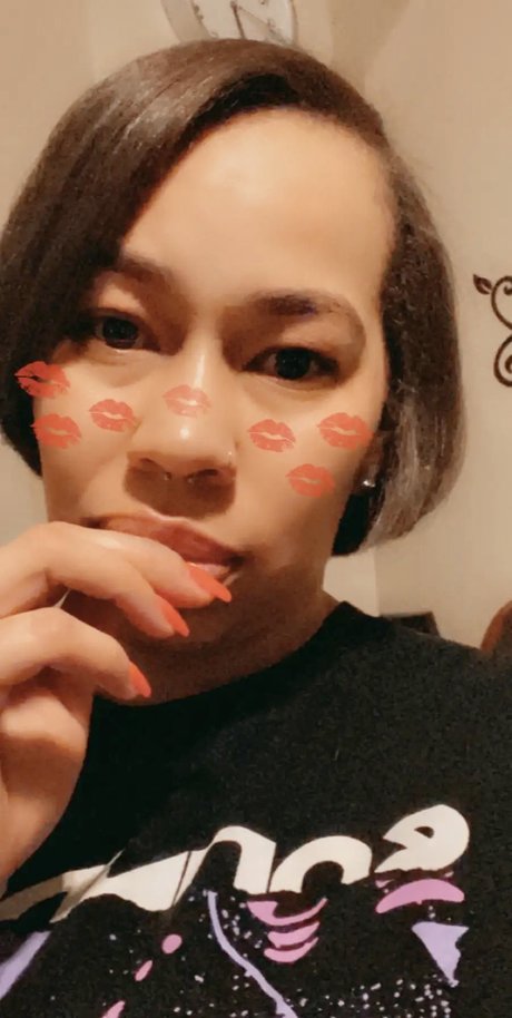 Red thickness onlyfans model