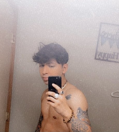 Featurzz only fans photos