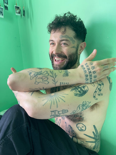 nowyoureshattered only fans pics