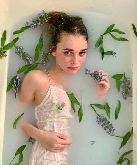 Nikki Roumel naked onlyfans