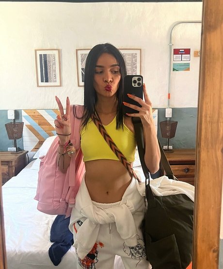 Nicole Manson desnuda onlyfans