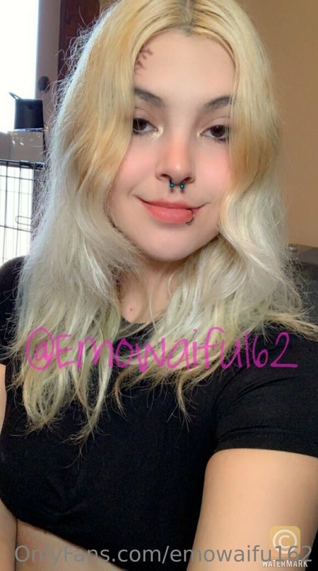 emowaifu162 onlyfans leaked.