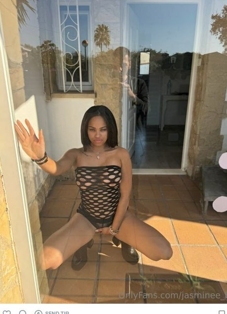 Jasminee b onlyfans creator