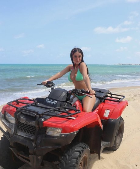 Gih Oliveira onlyfans leak ass