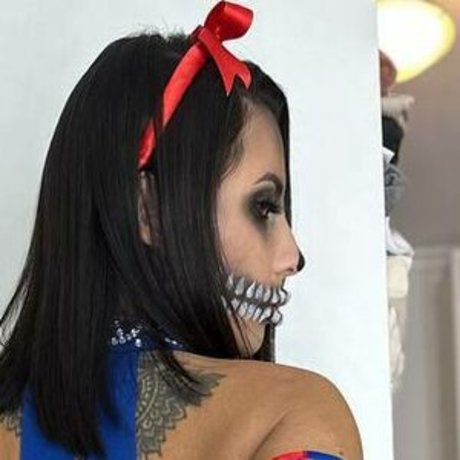 giulia gomezzz onlyfans topless