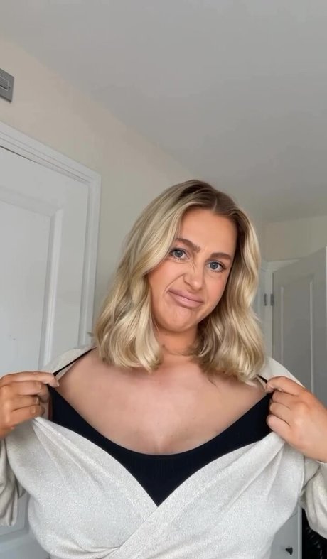 Victoria Hearn onlyfans boobs