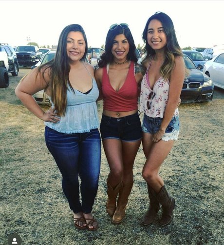 islasummer onlyfans model images