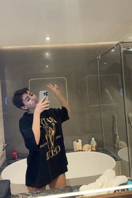 Roz Idrissi onlyfans porn leak