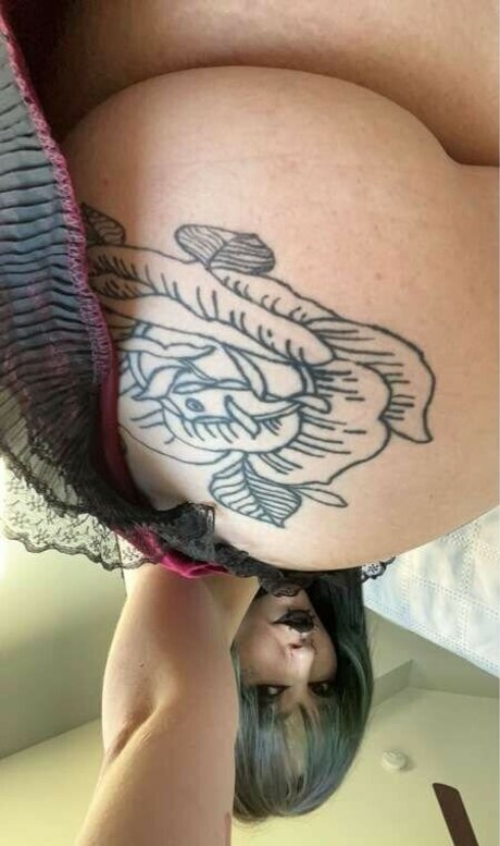 HotGothMlf ass onlyfans