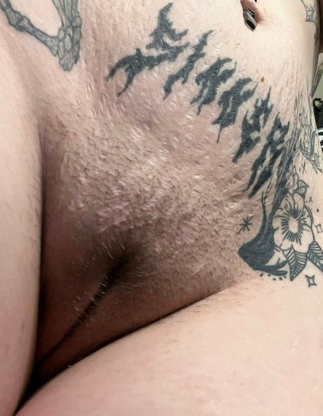 HotGothMlf leaks onlyfans