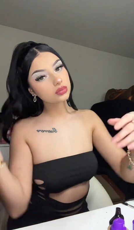 Leslie Emma nudes onlyfans leaks