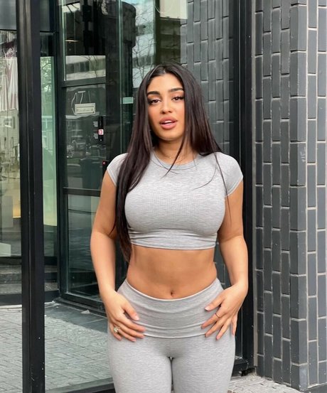 parmidashahh onlyfans leak porn