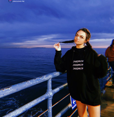 Clare Temerowski onlyfans.