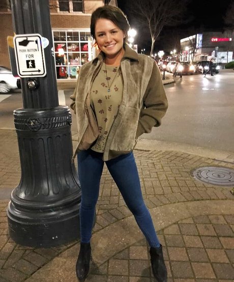 Hallie Clark topless onlyfans