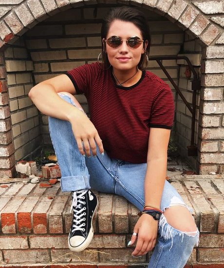 Hallie Clark onlyfans creator