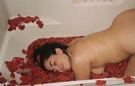 Selenaxoxoxo Marian onlyfans leaks.