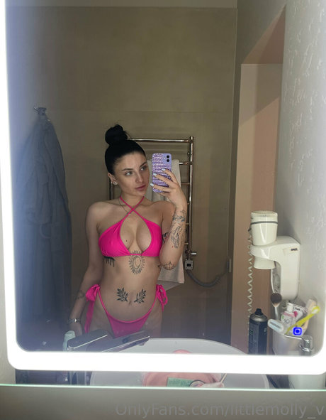 littlemolly v onlyfans model