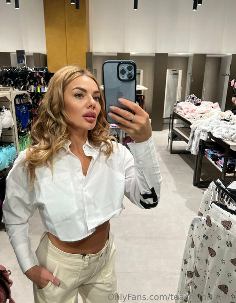 teach me amy onlyfans model images