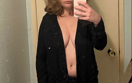 strawberrysweetmilk onlyfans nude photos