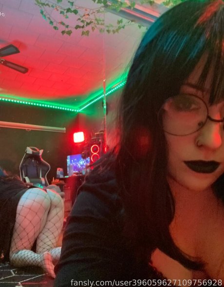 WhisperingPizza ASMR onlyfans leajs