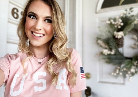 Emilee Atchley onlyfans sex