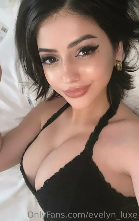 evelyn luxe onlyfans nsfw