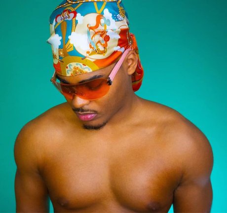 Derrick After Dark onlyfans model