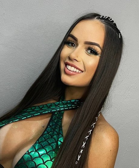 Eduarda Wolker onlyfans posts