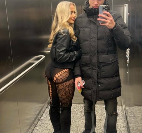 Mia Winward Dunn onlyfans leak