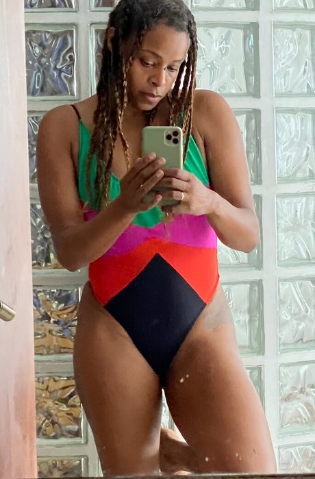 Roberta Rodrigues Profile pic