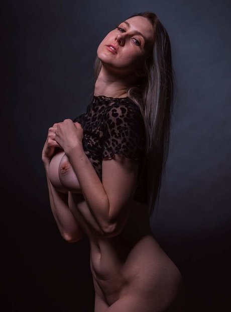 Monika Pazusinski onlyfans free content