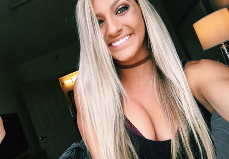 Lexi Graber onlyfans striptease