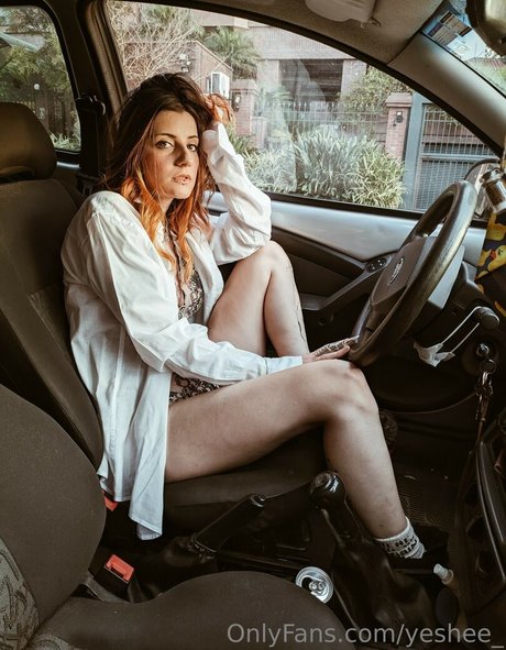 Amanda Atkinson onlyfans leak