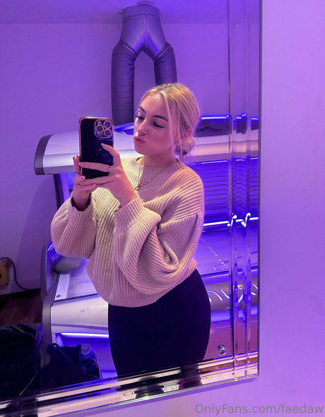 Fae Dawson sexy onlyfans