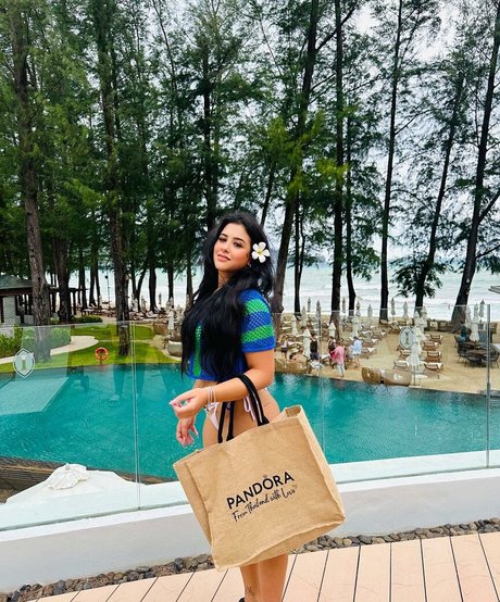 Cinthia Cruz onlyfans leams