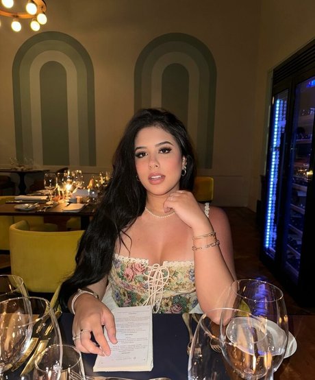 Cinthia Cruz onlyfans content