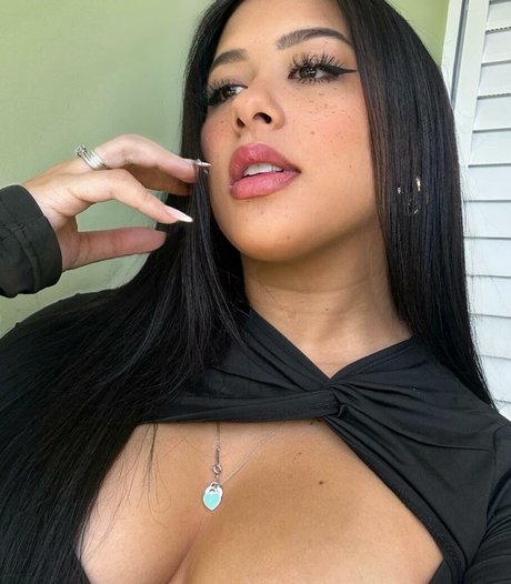 Cinthia Cruz onlyfans nide