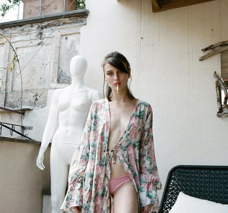 Alice Pagani onlyfans leak fuck