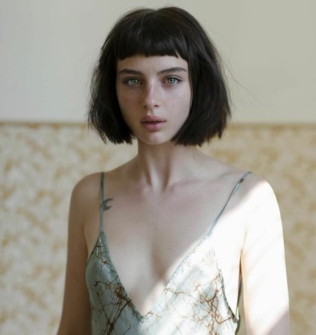 Alice Pagani naked onlyfans leak