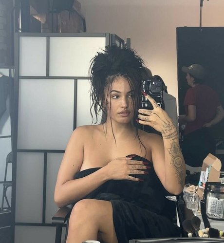 Mabel McVey onlyfans model images