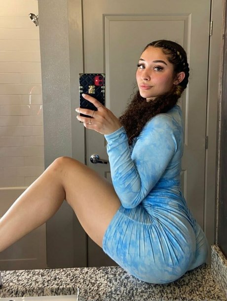 baddgirlriri onlyfans desnuda