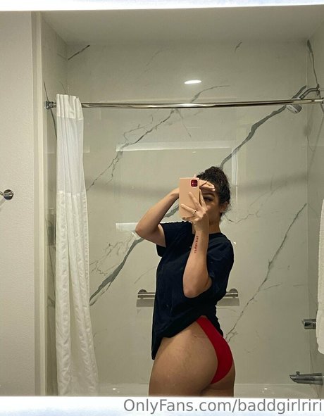 baddgirlriri only fans content