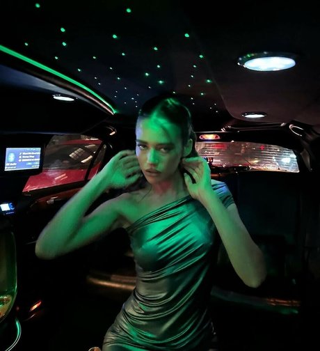 Olivia Neill onlyfans photo