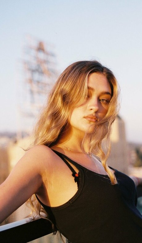 Lizzy Greene onlyfans archives