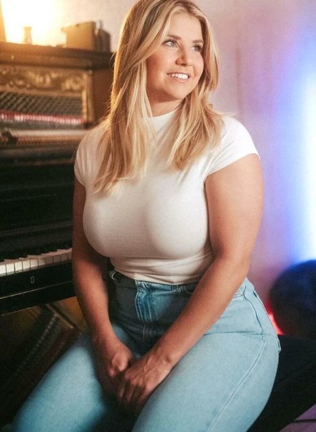 Beatrice Egli only fans content