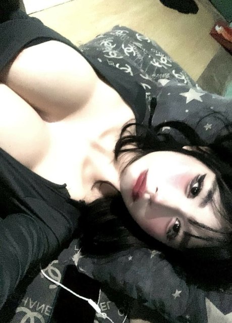 Riya Alvaro onlyfans nude leak