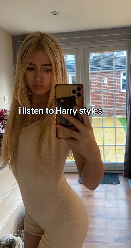 a mae 04 nude leak onlyfans