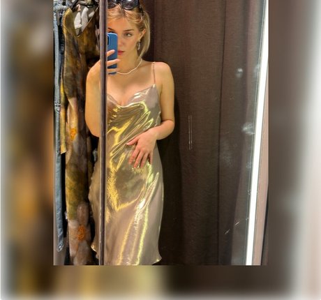 Martina Dell Anna strip onlyfans