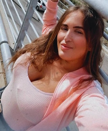 elviabombon onlyfans nudes leaks