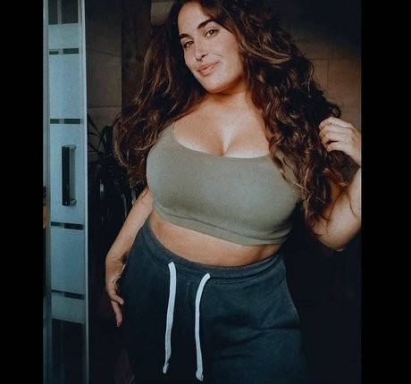 elviabombon onlyfans model images